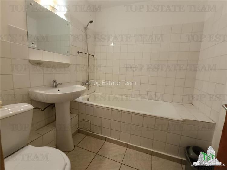 Vanzare apartament 3 camere vedere spate Ion Mihalache - 9