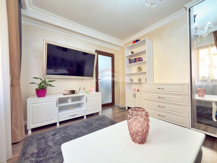Apartament modern de vânzare, etaj 1, balcon închis, parcare privată - 4