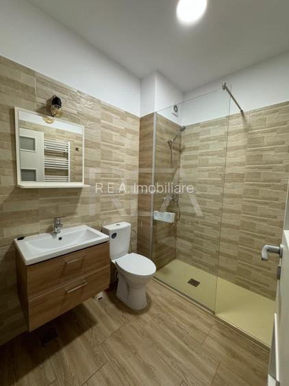 3 Camere , Decomandat , Bloc Nou , Zona Metalurgiei - 8