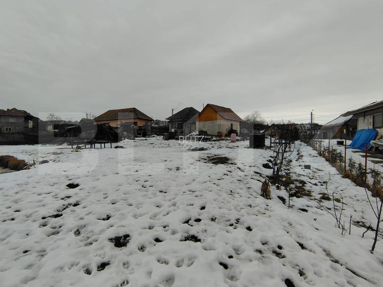 Proprietate cu 2 case, una fiind traditionala, Dezmir  - 18