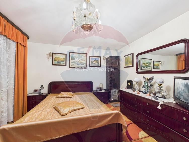 Casă / Vilă cu 5 camere de vânzare în orașul Negru Vodă, zona Central - 3