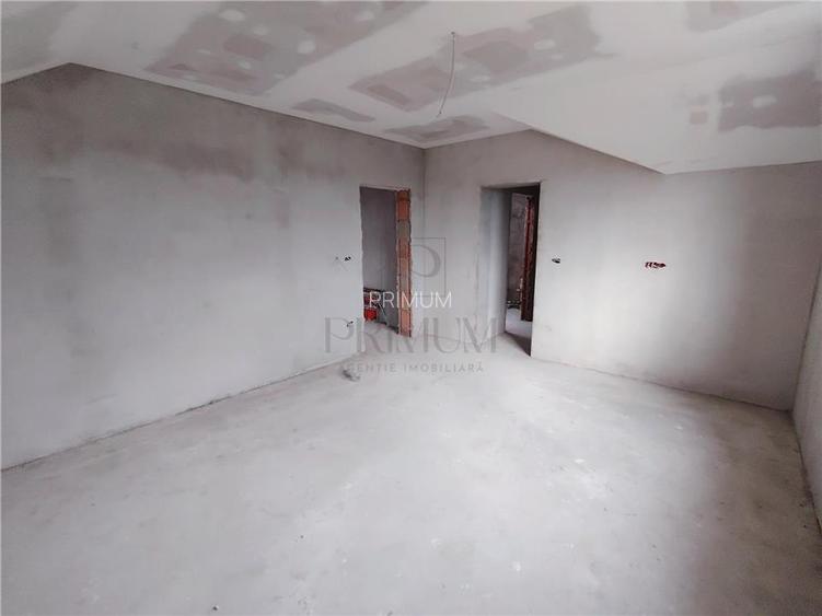 Duplex deosebit - asfalt in lucru - 3 bai - 2 dormitoare matrimoniale - 12