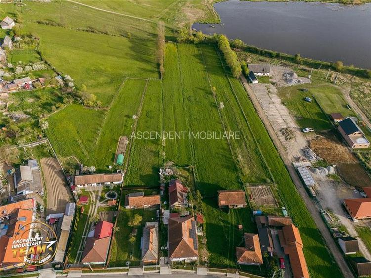 Doua case,un singur camin:spatiu generos si liniste, la marginea statiunii Covas - 13