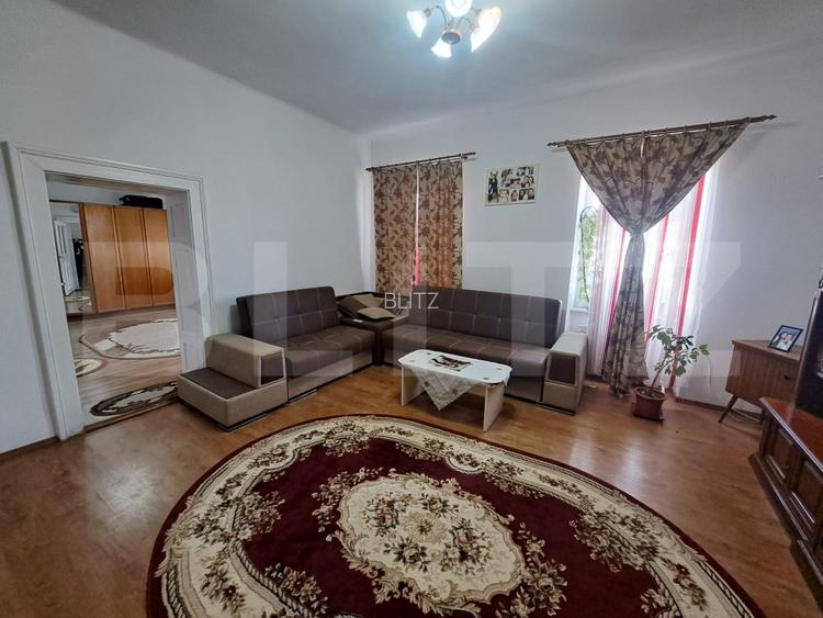 Casa saseasca renovata integral, 2200 mp teren, ideala pentru doua familii  - 16