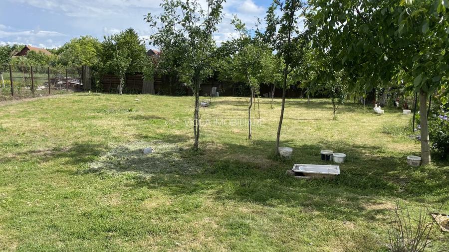 Ocazie!De vanzare doua case,teren 1000mp. - 2