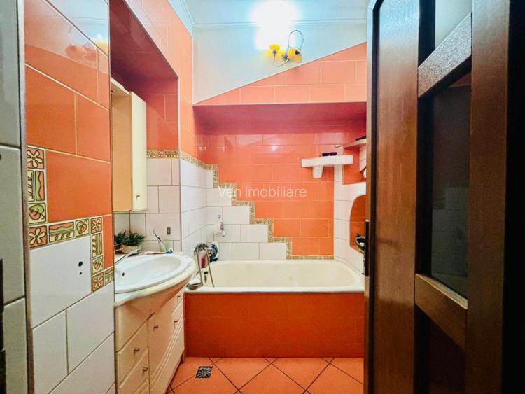 Oportunitate- Casa in zona centrala 218mp - 3