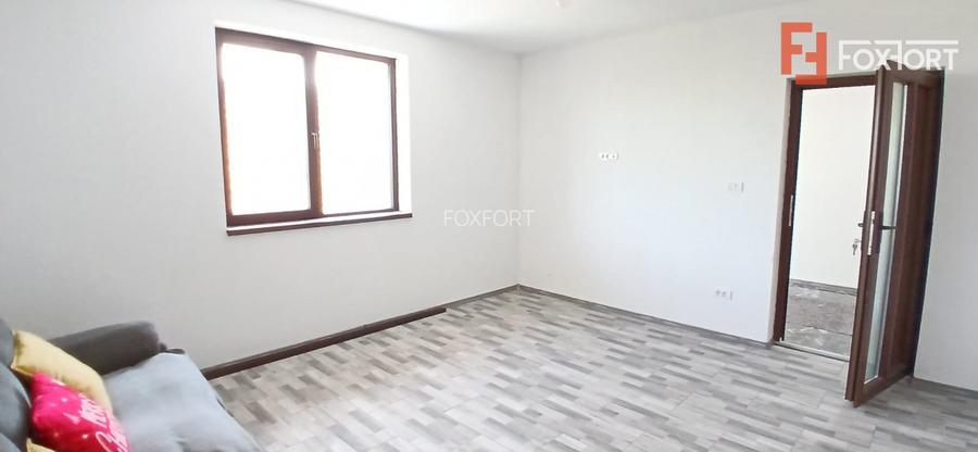 Casa individuala cu 6 camere Parter + 1 Etaj in Comlosu Mare - 30