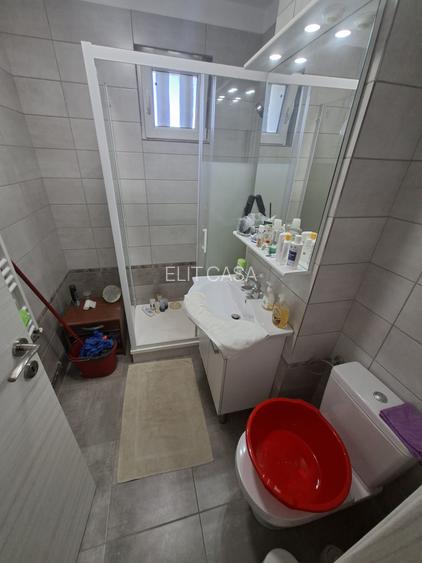 Apartament cu 3 camere decomandat, etaj 4/10, zona Alexandru cel Bun - 12