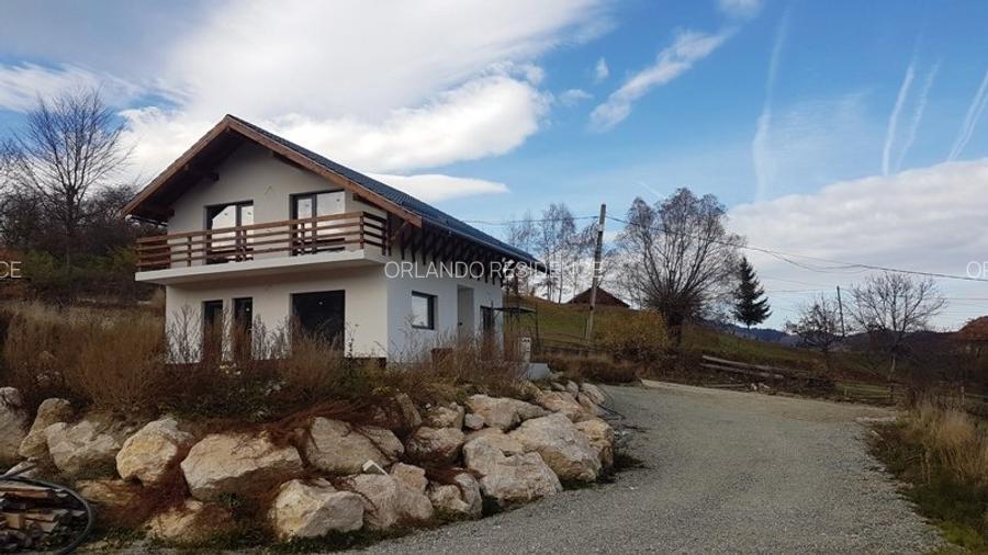 VAND COMPLEX TURISTIC IN BRAN LANGA PARTIA DE SCHI ZANOAGA - 2