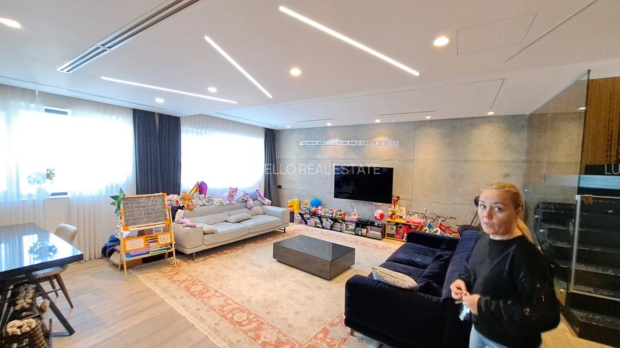 APARTAMENT 8 CAMERE CU SCARA INTERIOARA TIP LOFT -ULTRA LUX - 20