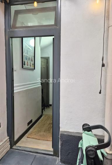 Apartament ultracentral, 3 camere în vilă interbelică, intrare separată, terasă - 13