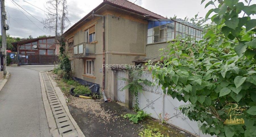 Casa renovabila cu teren generos de 700 mp in zona Garii - Oradea - 2
