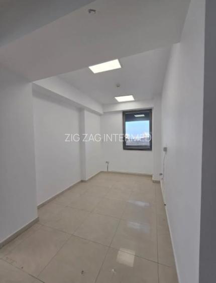 Centru - Bd. Mamaia , spatiu IDEAL BIROURI in cladire reprezentativa , 440 mp. - 5