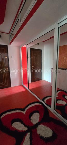Vanzare apartament 2 camere, etaj 3 , Micro 6 Targoviste - 2