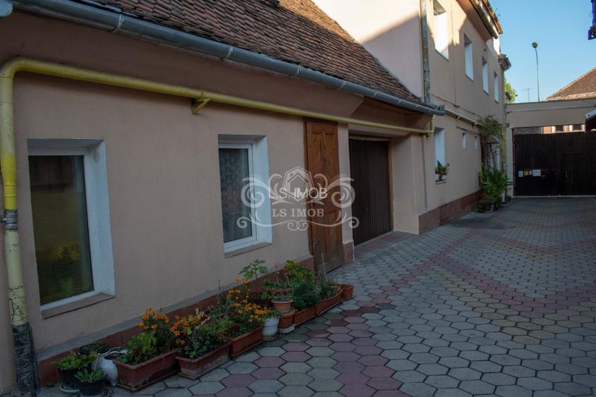 Vand casa Centrul Istoric  pretabila comercial/rezidential - 2