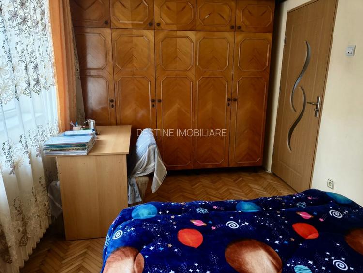 Apartament 2 camere bloc caramida etaj 1 - 8