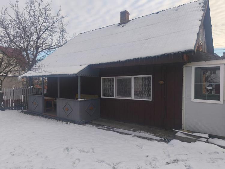Casa de inchiriat + 5000mp teren, zona Horodnic de Jos, Radauti