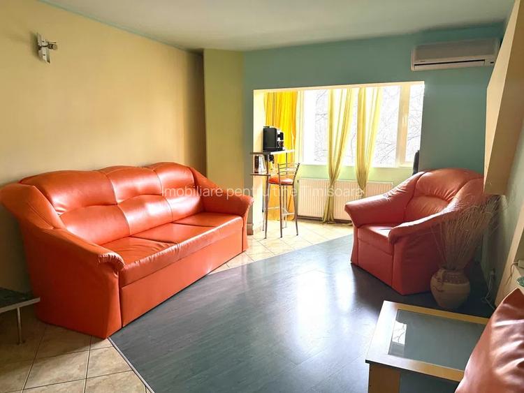 Apartament 3 camere  decomandate etajul 2 zona Bucovina vedere pe doua parti - 2