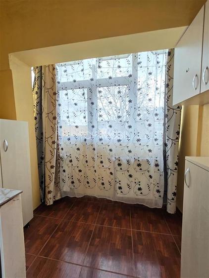 Etaj 1, zona Dacia, 2camere decomandat, 2 bai, 2 balcoane - 9