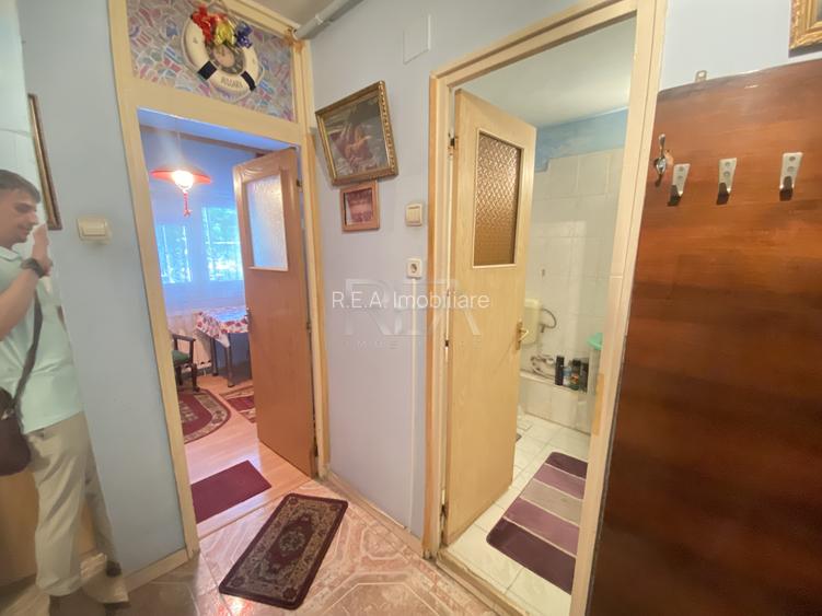 Garsoniera-Decomandata-Etaj 1/8- Bloc Stradal/Mixt- Metro Bulevardul Brancoveanu - 11