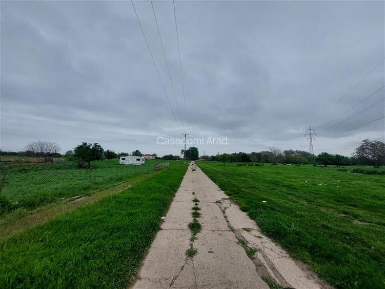 Teren intravilan cu potential multiplu! - 2