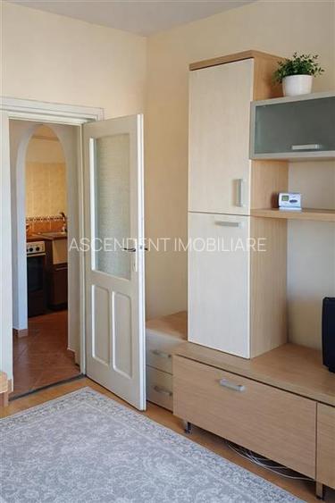 Garsoniera regim vila,cu vedere in verde, mobilata si utilata, Central- Racadau, - 2