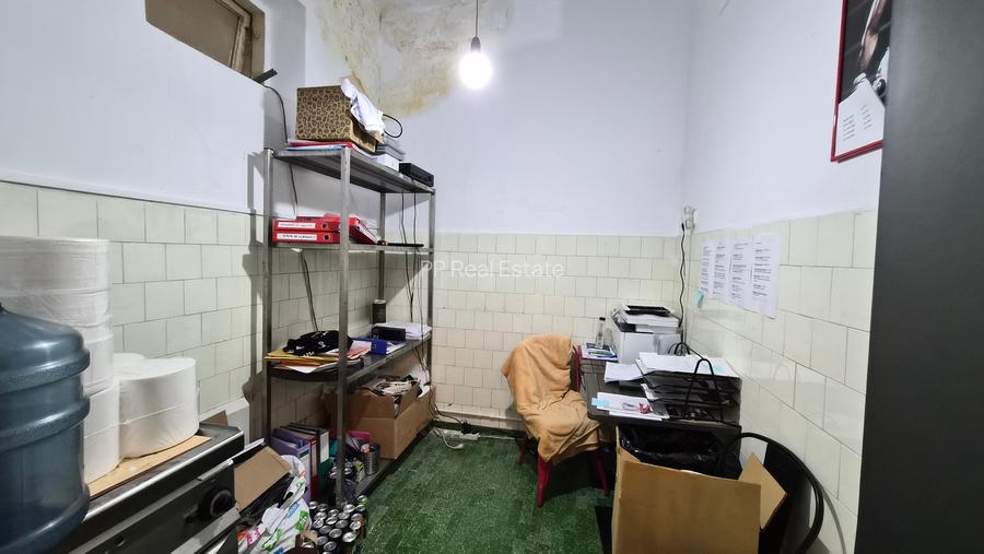 Imobil parter  - zona centrala -str Decebal colt cu Mircea cel Batran/84 mp - 13