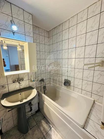Apartament 3 camere în zona PIATA 14 IULIE - 6