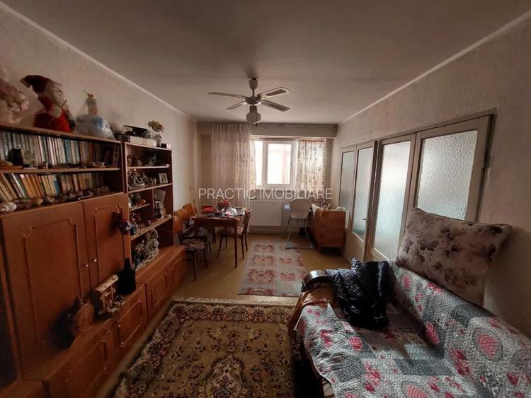 Apartament cu 4 camere in Micro 17 - 2