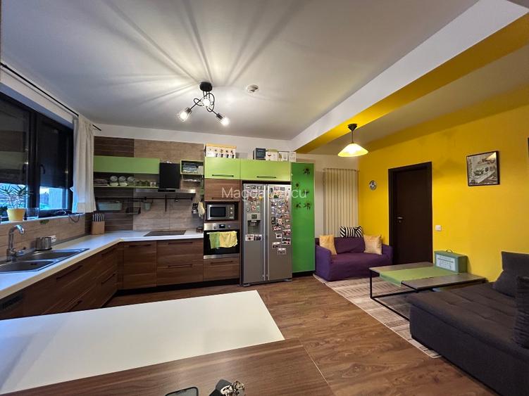 Proprietar - vând   casă/vilă  - 4