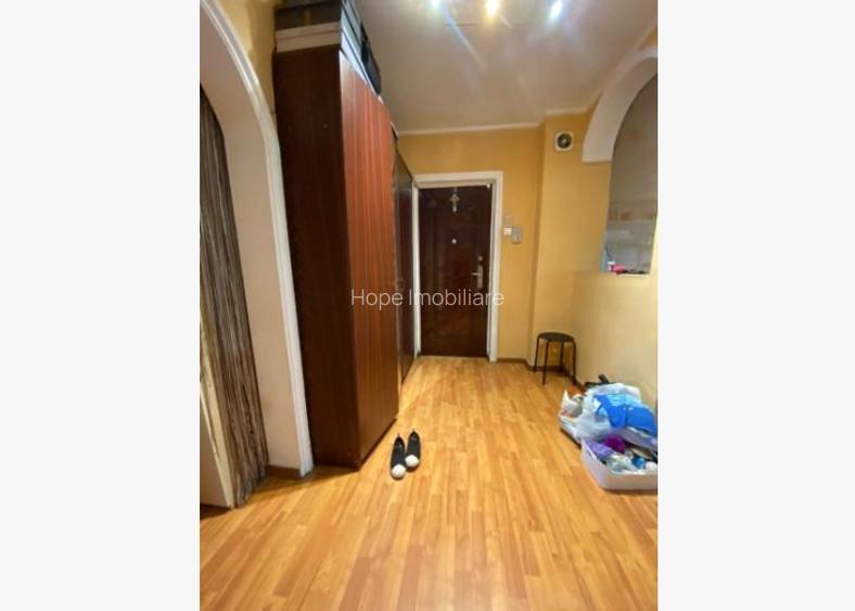 Berceni-Piata Sudului-Apartament de 3 camere decomandat - 13
