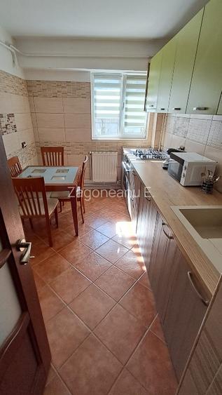 Aparatment 3 camere decomandat, zona Micro 17, etaj 2/4 - 6