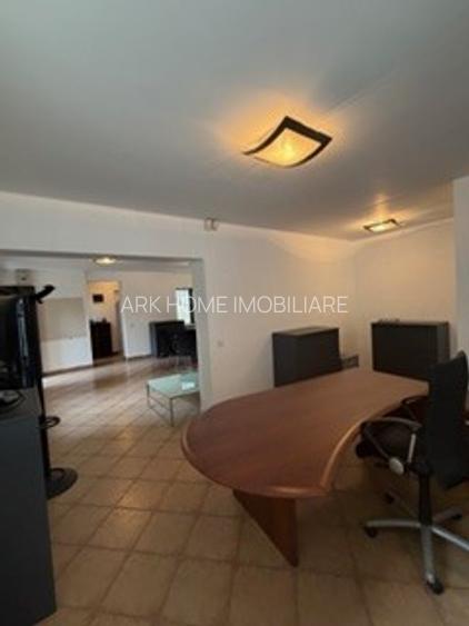 Vila Arc de Triumf office - 7
