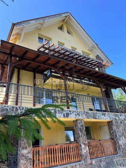 Casă de vacanța / Vilă în Păltiniș cu piscina acoperită și încălzită - 2