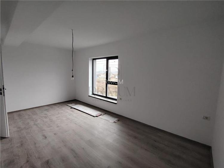 Duplex modern separat prin baie - zona linistita - pompa caldura - 2 fronturi st - 9