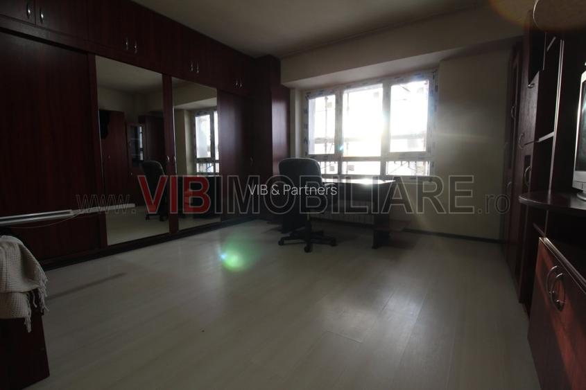 Unirii - Mircea Voda -2 camere - vedere bulevard - boxa + loc de parcare - 6