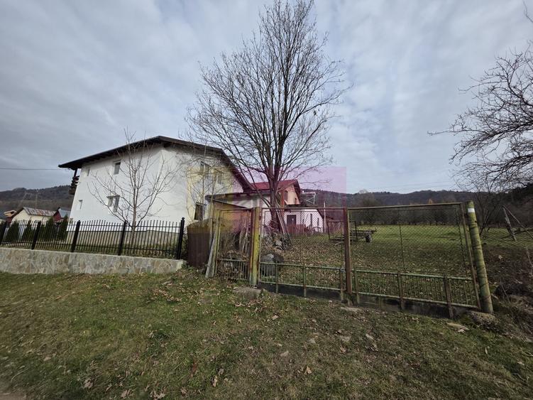 Vila de vacanta cu 4 camere de vanzare in Valea Doftanei
