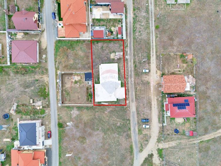 Teren 805 m², front stradal 40 ml, fundație existentă - 4