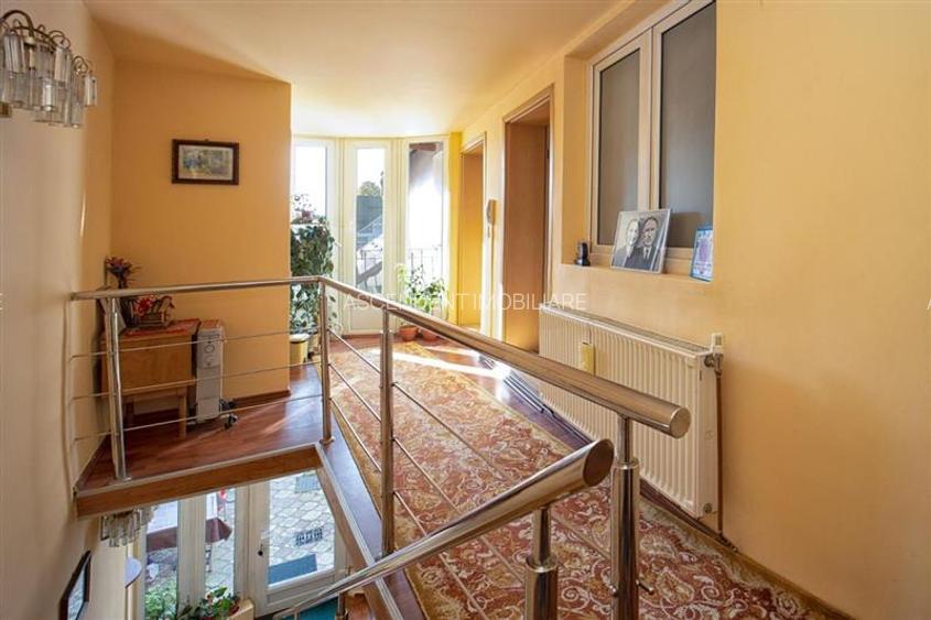 Pe incantare florala, casa cu 5 camere, curte individuala - Central, Brasov - 24