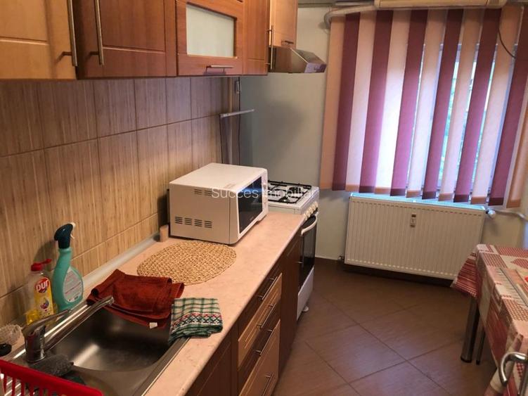 decebal-piata muncii metrou-garsoniera superba,mobilata lux, etaj 4,,350 euro - 3