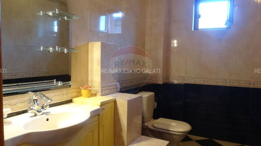 De VANZARE Casa spațioasă S+P+1E+M | Zona STIREX in Galati - 15