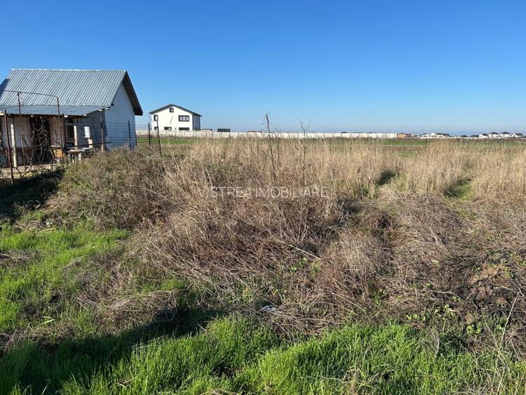 1017 mp Dragomiresti Vale pe strada din spatele Liceului  // toate utilitatile - 3