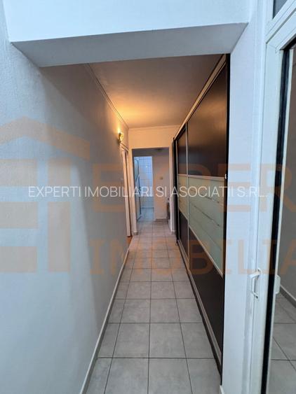 Apartament 3 camere de vanzare, situat in zona Tomis III - 7