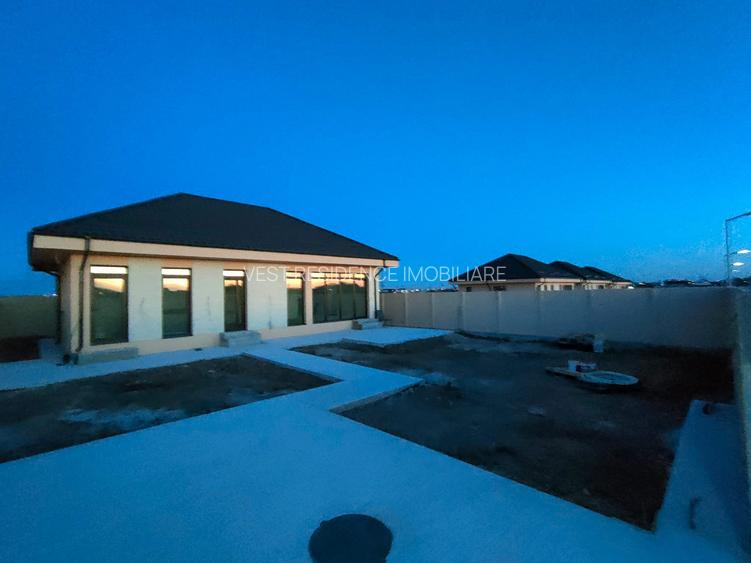 Complex de case individuale cu 4 camere, pe parter. Comision 0 - 13