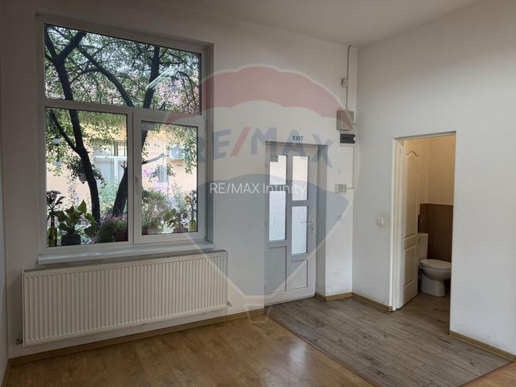 Apartament ultracentral cu curte, 2 unități locative. Str. Pitesti - 15