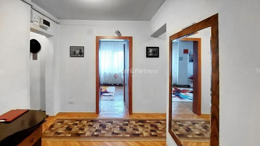 Proximitate imediata fata de mijloacele de transport in comun - 13