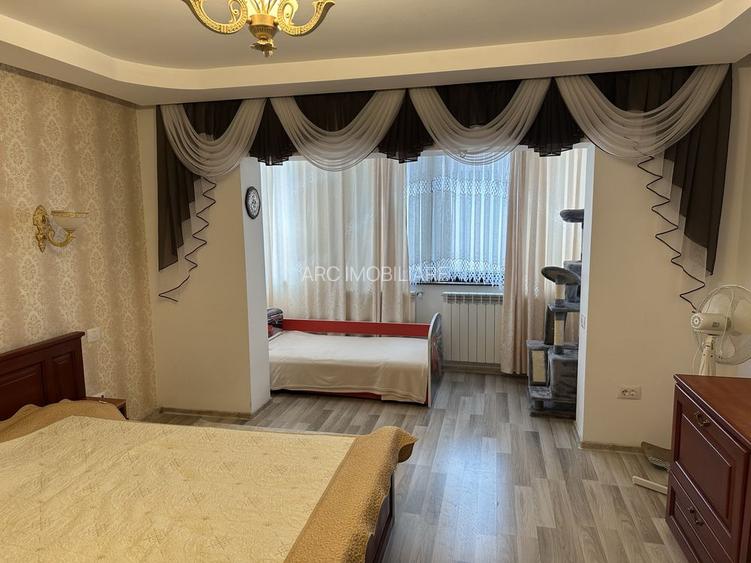 Apartament 2 camere bloc tip vila, Racadau-zona Parcul Trandafirilor - 2