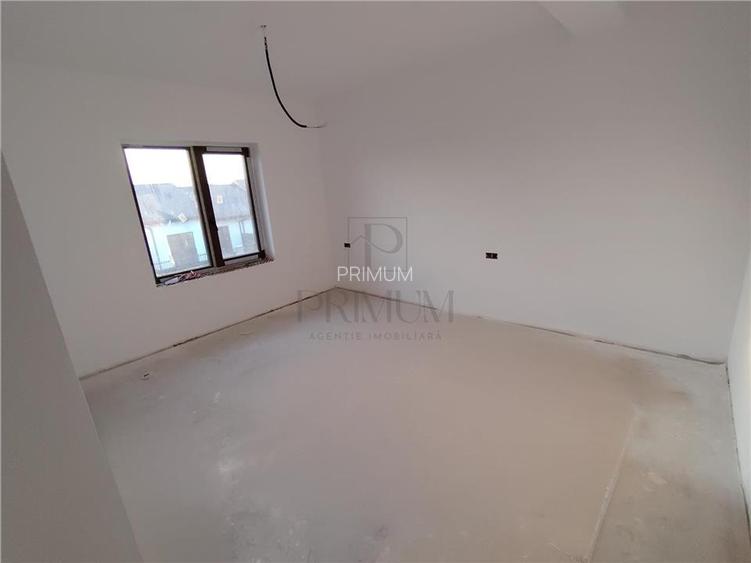 Duplex spatios - asfalt in lucru - toate utilitatile - 4