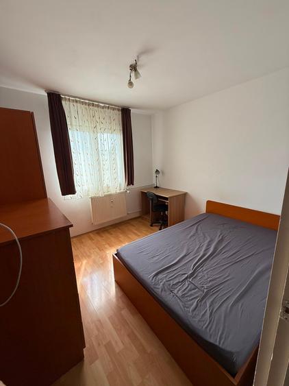Apartament 2 camere, decomandat, loc parcare și boxă
