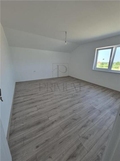 DUPLEX 4 CAMERE - DORMITOR LA PARTER - BUCATARIE INCHISA